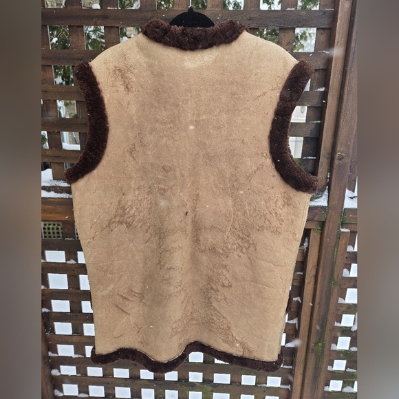 Vintage Shearling Vest - Picture 8 of 11